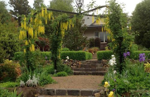 Marysville Villa | Delderfield Villas Adults Retreat