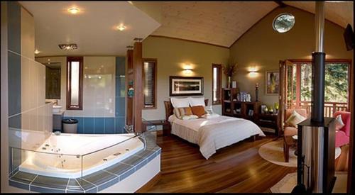 Maleny House | Cottage in The Woods, Maleny