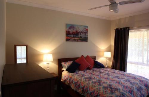 Mount George Apartment | Rural Ambience with Netflix