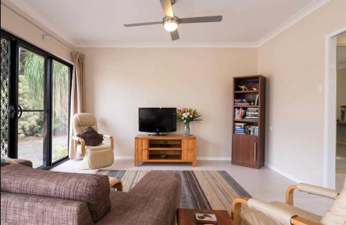 Deception Bay Villa | The Villa at the Bay
