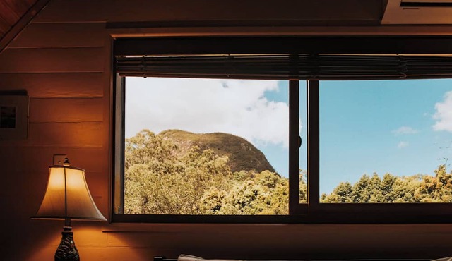Glasshouse Mountains Ecolodge