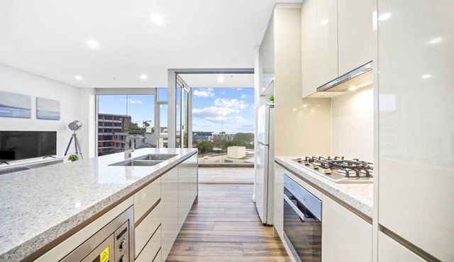 Zetland Gem | 2-Bedroom with Pool & Gym Access