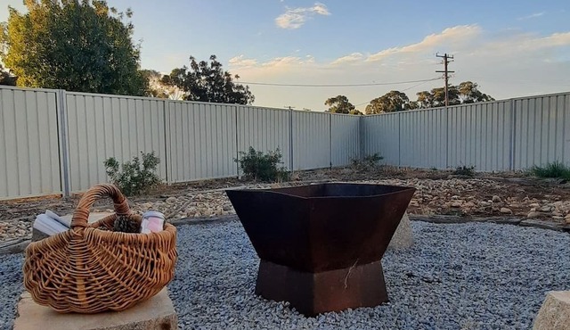 Relaxing family home in Ariah Park within the Temora Shire, with much to offer in Ariah Park