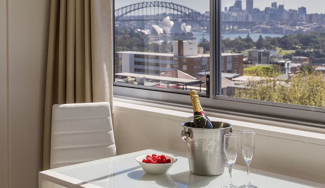 Macleay Hotel