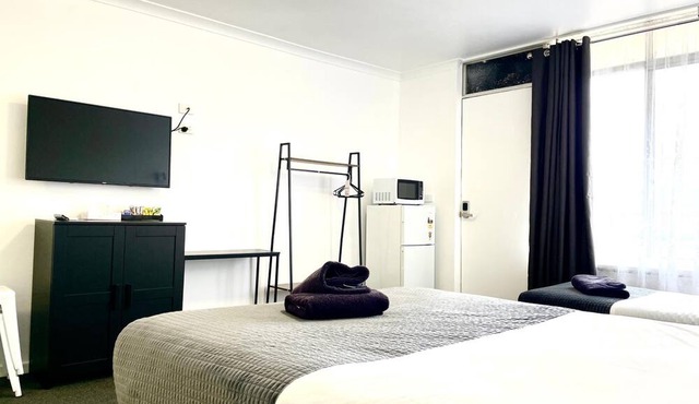 Avenue Motel
