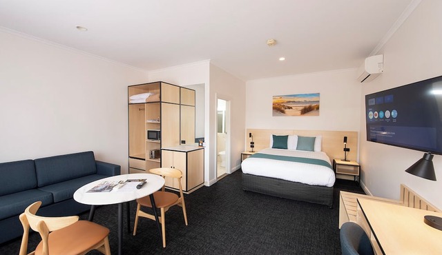 Glenelg Motel