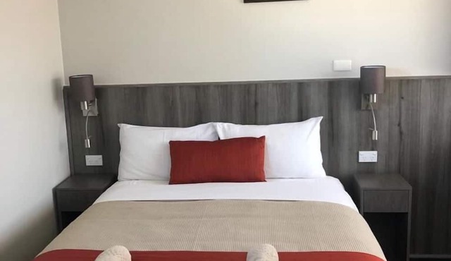 Bradman Motor Inn