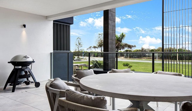 Luxe beachfront Apt @ Beach Life