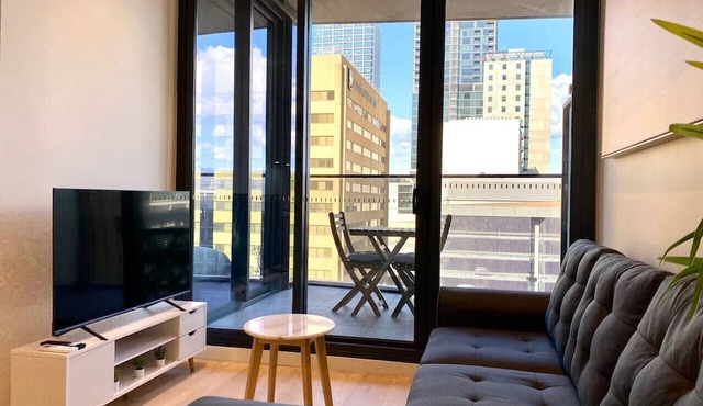 Luxury CBD Beach Vibes-Queen Bed-Gym-BBQ