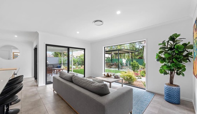 "Alma House" - Margate Q 4020
