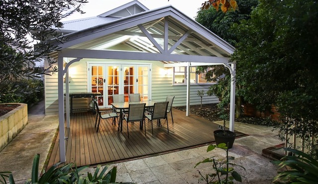 Central Perth Short Stay - suits families and close to cafe strip