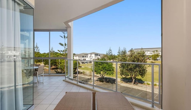 Coast Culture 1208 Apartment - Beachfront Resort with Pool & Spa