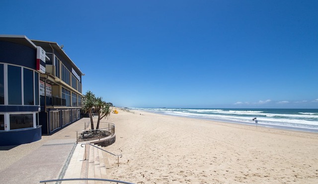 6 Seabelle - Opposite the beach Cotton Tree