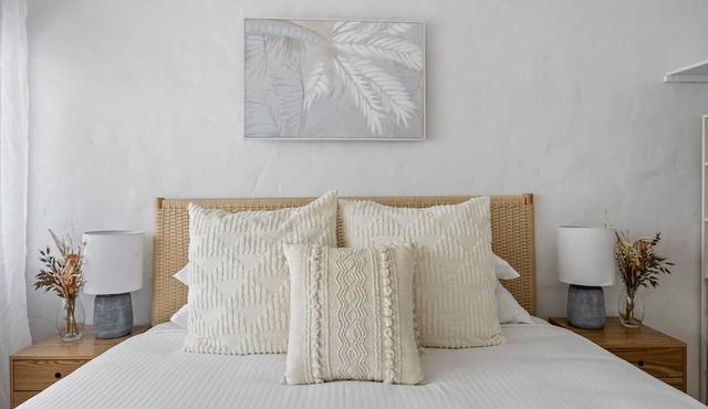 Chic 2-Bed Cabin-Style Home by Mooloolaba Beach