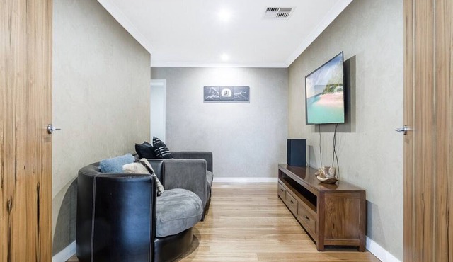 Spacious 4-Bed House with Outdoor Area