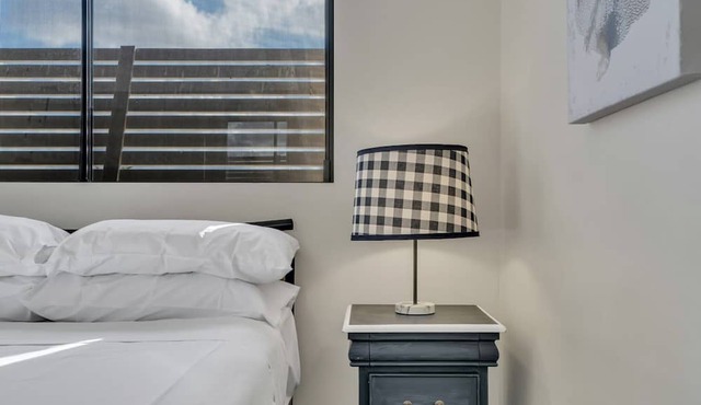 Bright 2-Bed with Private Balcony & Serene View