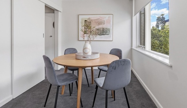 Bright 2BR Apartment Beside Green Meadows Park