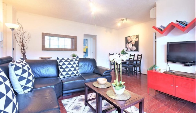 HolidayRento 2BR Bondi Beach with Air Con & Pool