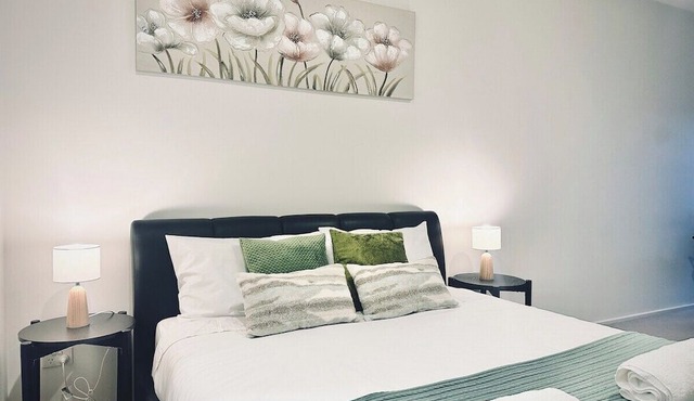 Summus 2BR2BA Maribyrnong +wifi park+balcony