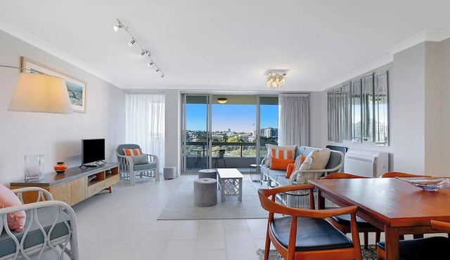 Riverside Terrace Inner city Retro chic with Pool