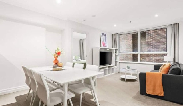 Spectacular 1 Bed Apartment in Sydney CBD with Gym