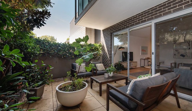 Pet Friendly - Heart of Hampton by the Beach
