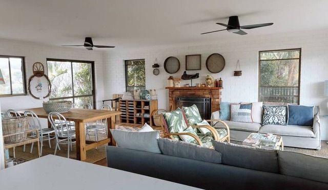 Luxe Farmstay & New Tiny Home, Animals and Views!