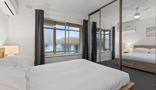 Beachside 2BR Apartment with Sunroom Views AC WiFi