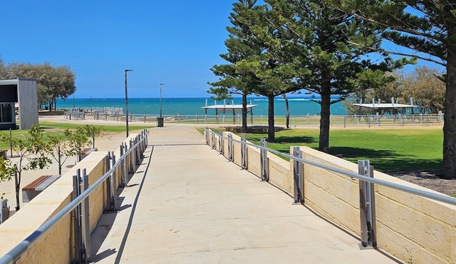 Entire rental unit in Alkimos, Australia. 3 min walk to the beach.