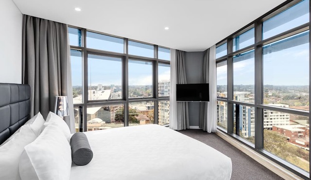Meriton Suites Church Street, Parramatta