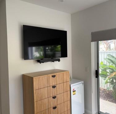 Garden Room in the Heart of Cotton Tree Maroochy