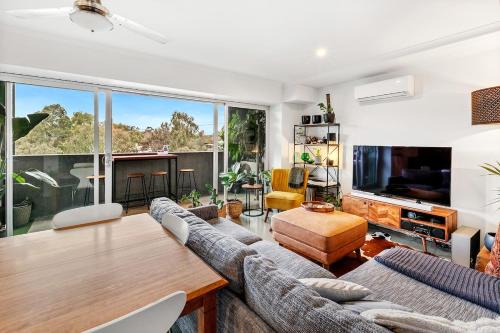 Stylish Bowden Apartment with Parkland Views