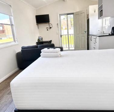 Batemans Bay Holiday Park & Hostel