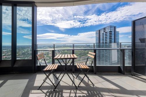 Run Above It All Pool, Gym & Skyline Views