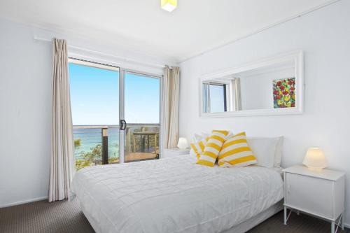 Sticks by the Sea - pet-friendly coastal home
