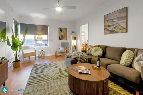 Beachside Largs Bay Pet Friendly 3 Bed Haven