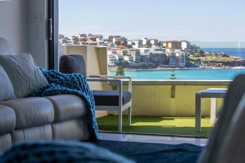 Bondi Beach Waves Beachfront Apartment