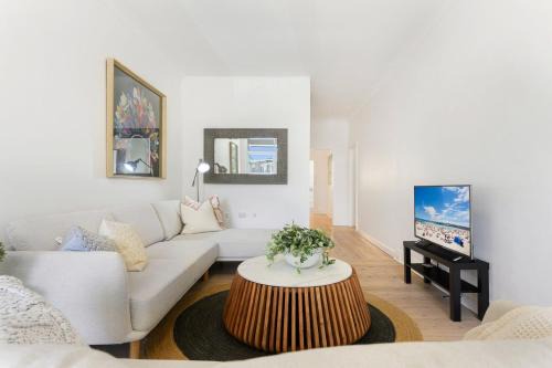 Barefoot Bondi your Sydney Escape
