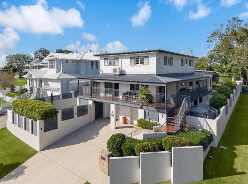 15 Derby Road Moffat Beach