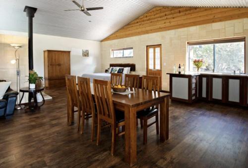 SilverSprings Spa Retreat Pet Friendly Cottages and Glampings