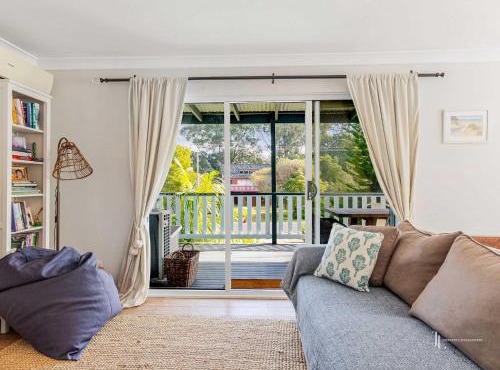 Relaxed Beach House Near Broulee Beach