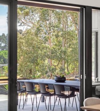 Windsong - Sleek Bushland Haven near Yallingup Beach