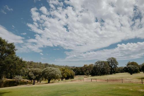 Bailey Estate - Margaret River Lakeside Stay