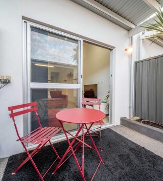 Koala Stay Lightsview 2BR Chic Townhouse Perfect for Work & Leisure