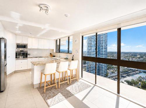 Broadwater Shores Waterfront Apartments