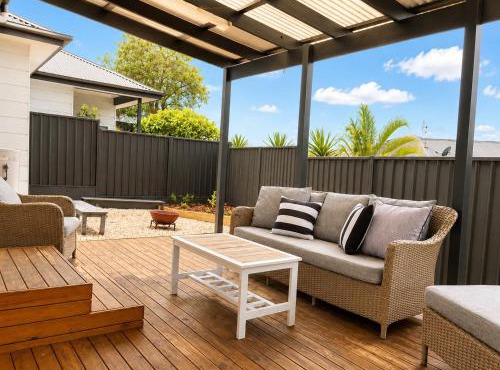 Lake Macquarie Getaway - 3BR - Deck - Games Room