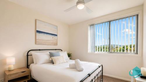 Caves Beach Retreat - close to beach and shops