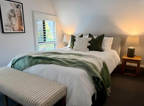 Maleny Chalet with Spectacular Glasshouse Mtn Views