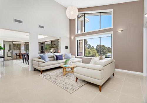 Shell Cove Holiday Home Ocean Views & Heated Pool