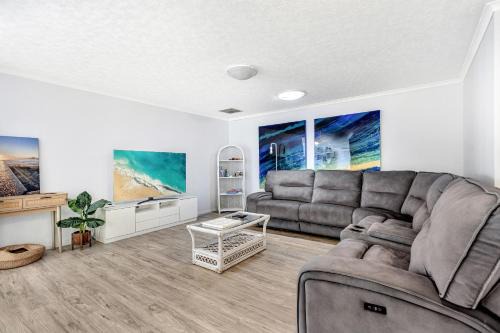 The Beach Pad - Family fun by the beach